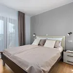 Ana アパート ポレッチ