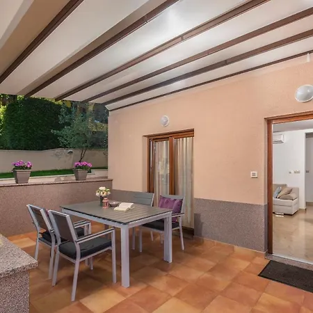 Apartment Ana